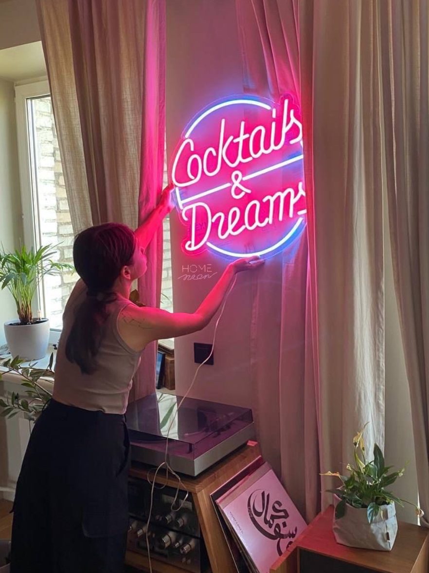 Вывеска для кафе Cocktails dreams